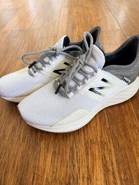 New Balance White & Gray Sneakers
